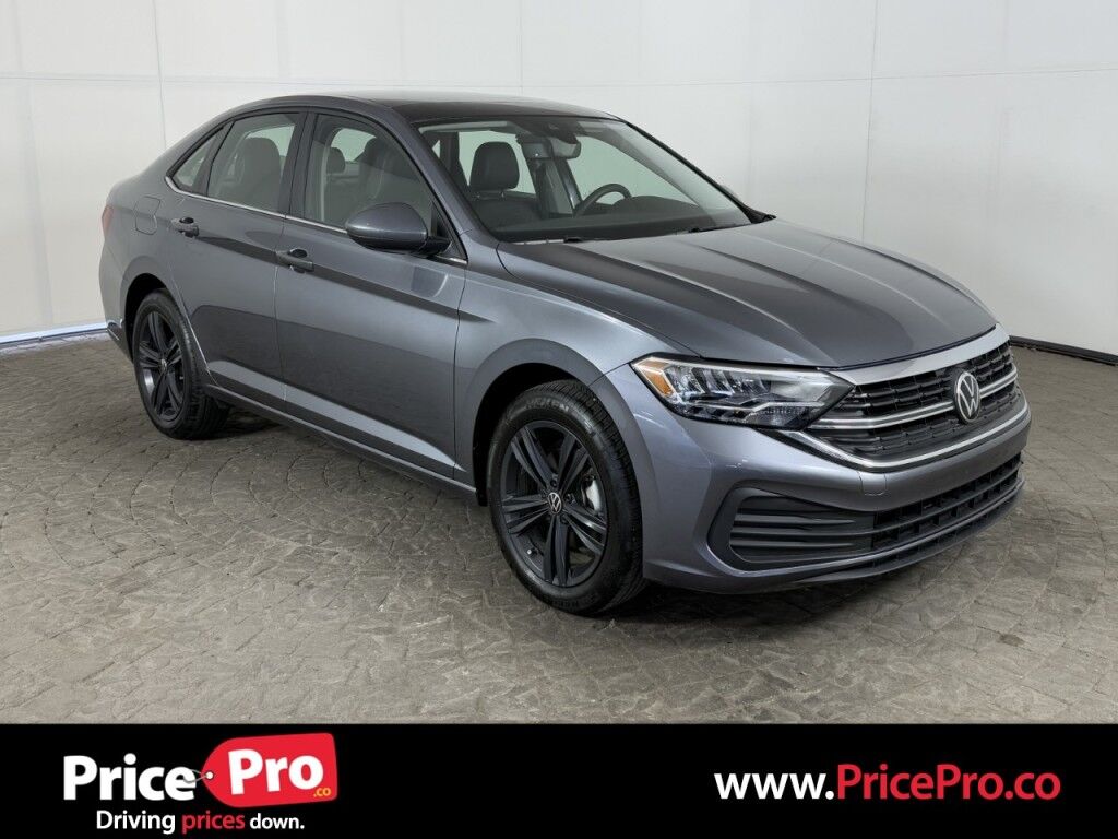 2024 Volkswagen Jetta SE w/Panoramic Sunroof