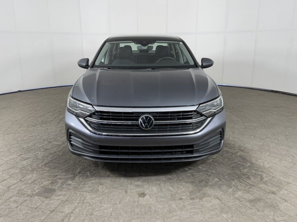 2024 Volkswagen Jetta SE w/Panoramic Sunroof Maumee OH