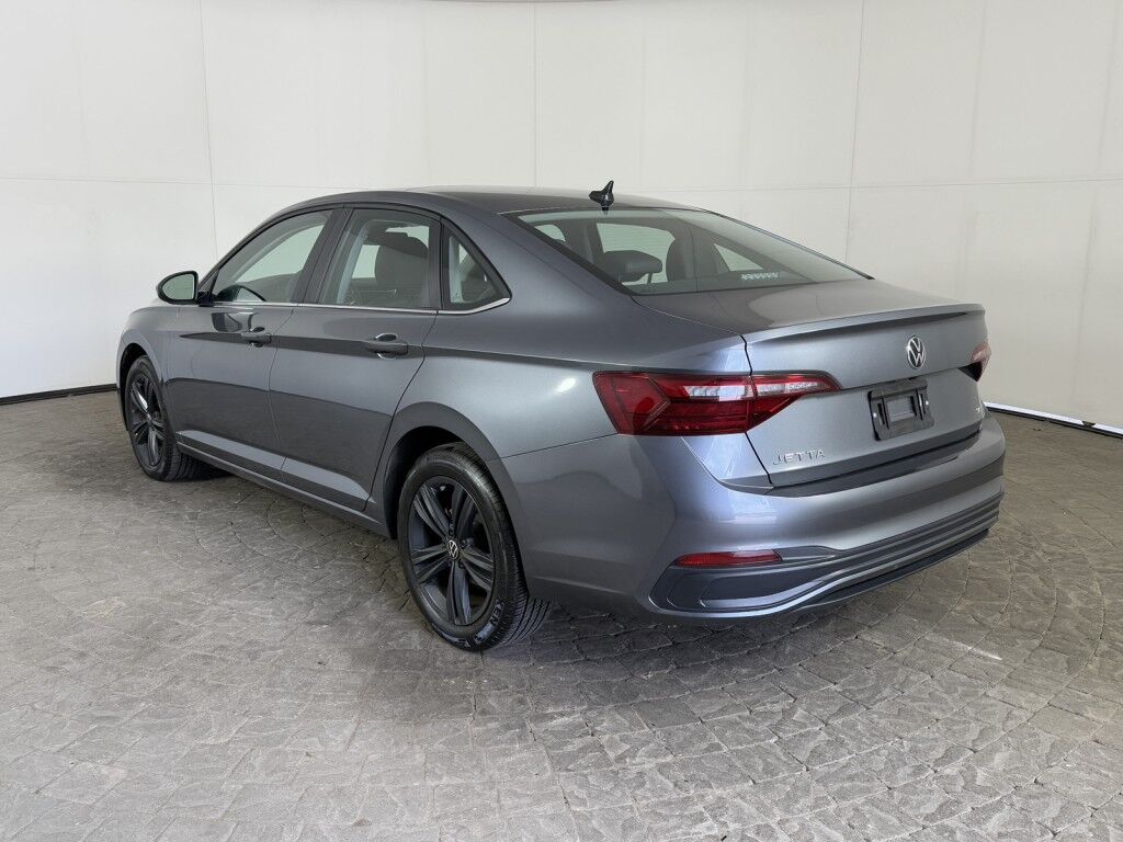 2024 Volkswagen Jetta SE w/Panoramic Sunroof Maumee OH