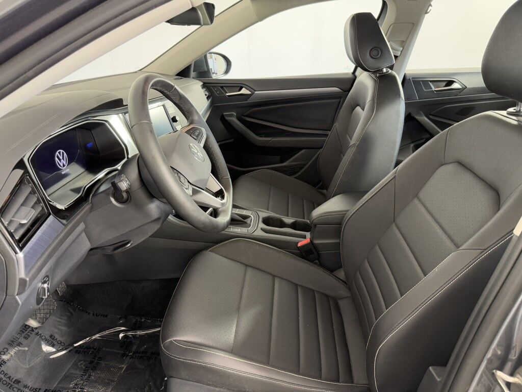 2024 Volkswagen Jetta SE w/Panoramic Sunroof Maumee OH