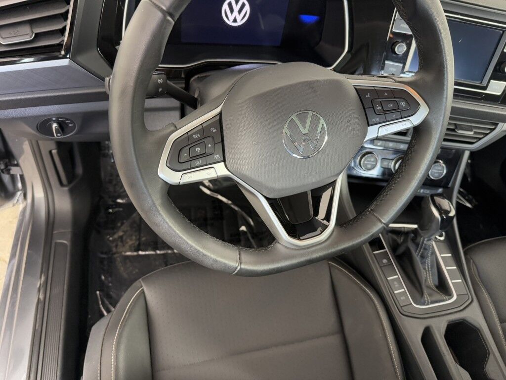 2024 Volkswagen Jetta SE w/Panoramic Sunroof Maumee OH