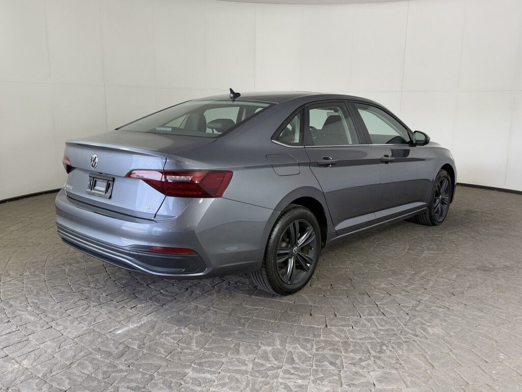 2024 Volkswagen Jetta SE w/Panoramic Sunroof Maumee OH