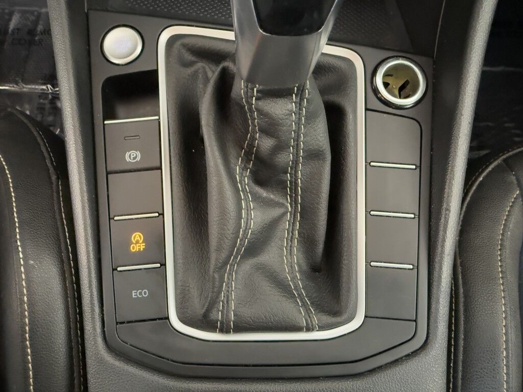2024 Volkswagen Jetta SE w/Panoramic Sunroof Maumee OH