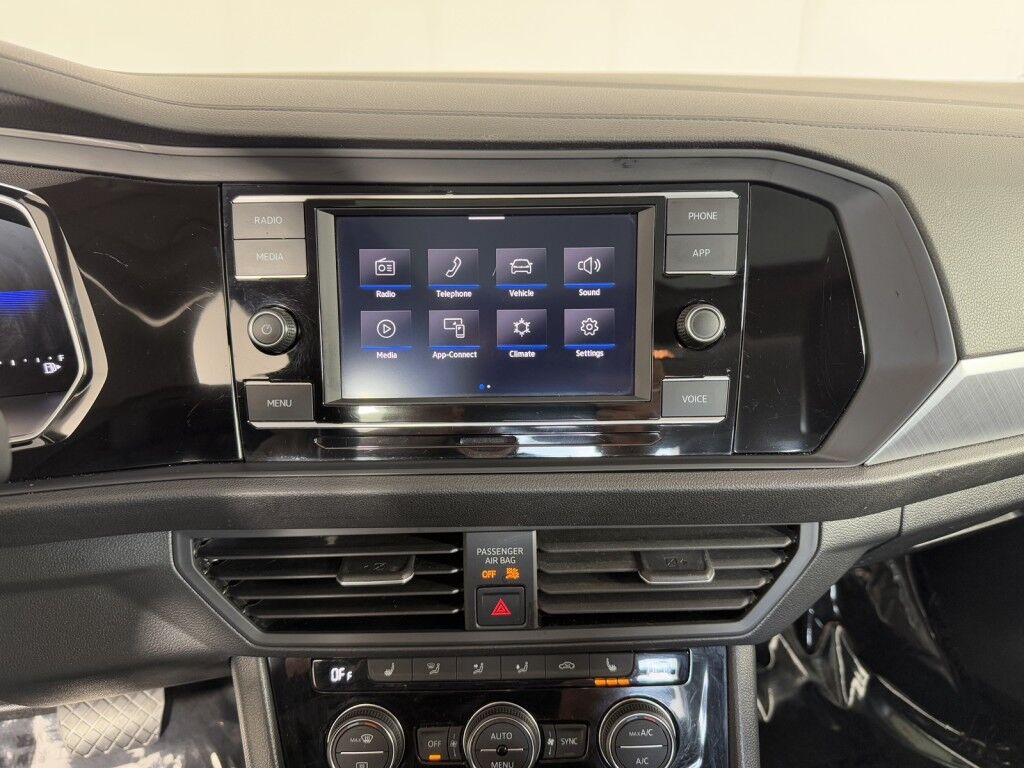 2024 Volkswagen Jetta SE w/Panoramic Sunroof Maumee OH