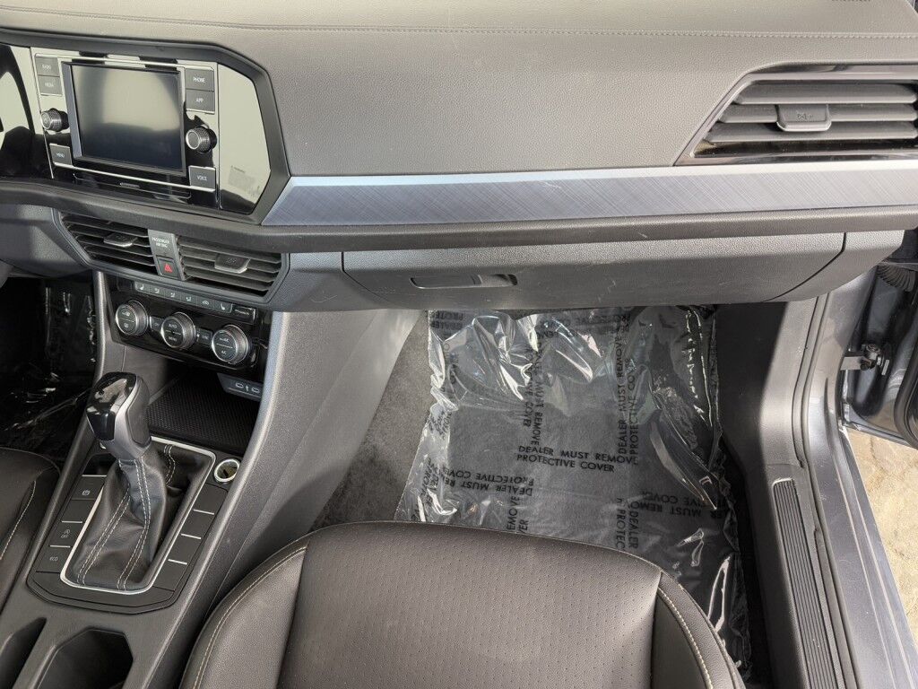 2024 Volkswagen Jetta SE w/Panoramic Sunroof Maumee OH
