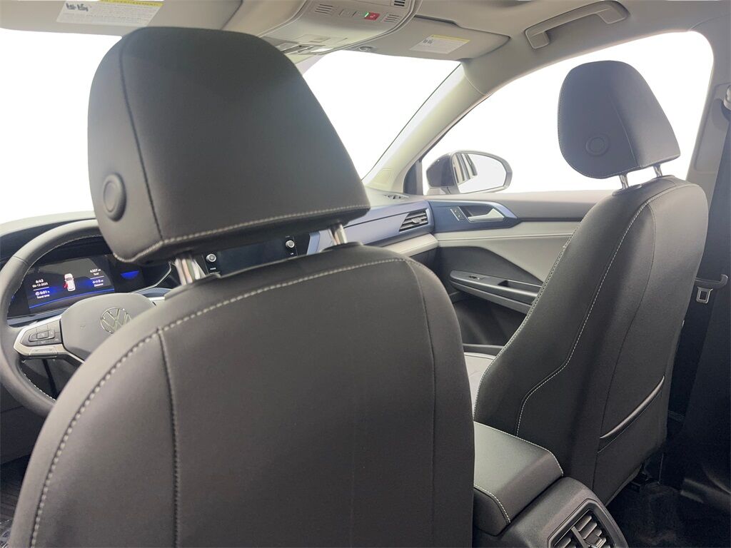 2024 Volkswagen Taos 1.5T SE CAM,PANO,HTD STS,BLIND SPOT,18&quot; WLS Irving TX