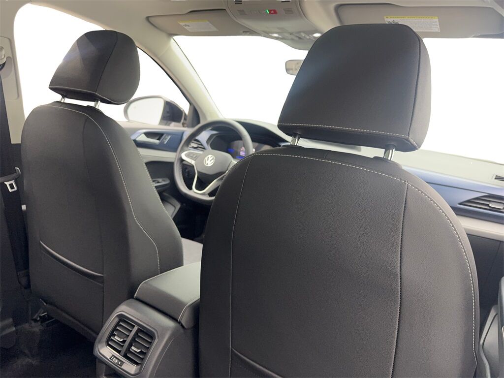 2024 Volkswagen Taos 1.5T SE CAM,PANO,HTD STS,BLIND SPOT,18&quot; WLS Irving TX