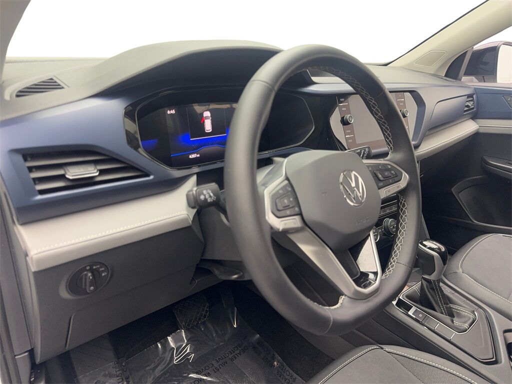 2024 Volkswagen Taos 1.5T SE CAM,PANO,HTD STS,BLIND SPOT,18&quot; WLS Irving TX