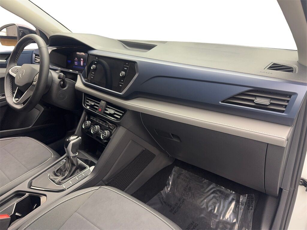 2024 Volkswagen Taos 1.5T SE CAM,PANO,HTD STS,BLIND SPOT,18&quot; WLS Irving TX
