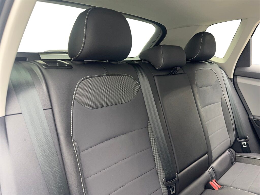 2024 Volkswagen Taos 1.5T SE CAM,PANO,HTD STS,BLIND SPOT,18&quot; WLS Irving TX