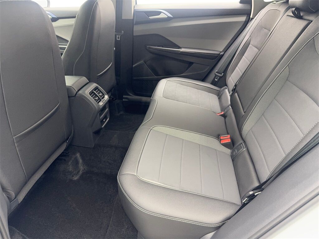 2024 Volkswagen Taos 1.5T SE CAM,PANO,HTD STS,BLIND SPOT,18&quot; WLS Irving TX