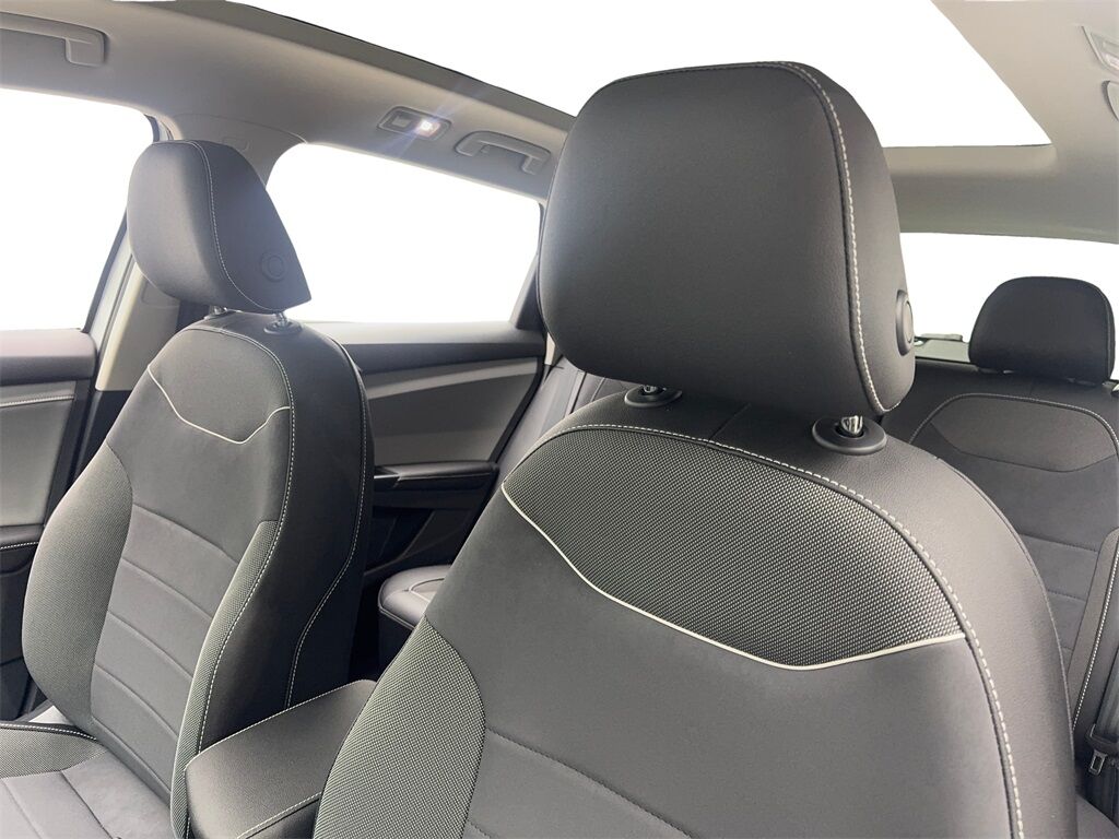 2024 Volkswagen Taos 1.5T SE CAM,PANO,HTD STS,BLIND SPOT,18&quot; WLS Irving TX
