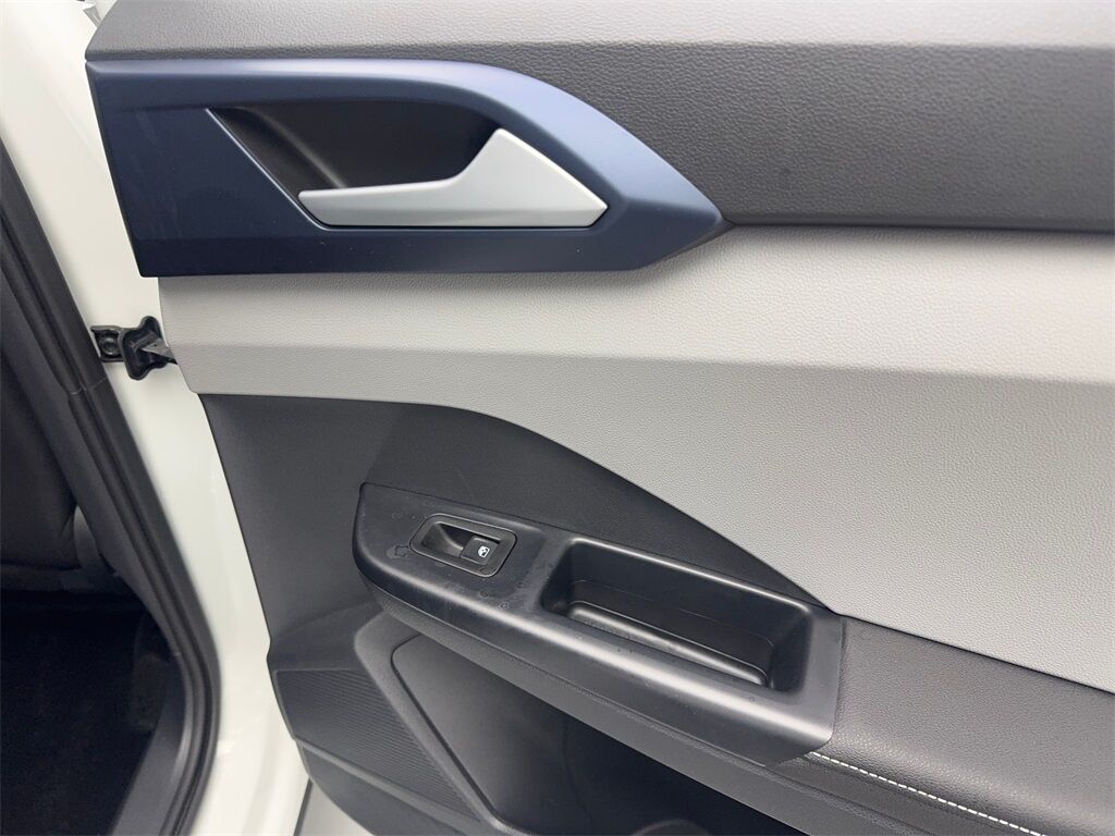 2024 Volkswagen Taos 1.5T SE CAM,PANO,HTD STS,BLIND SPOT,18&quot; WLS Irving TX