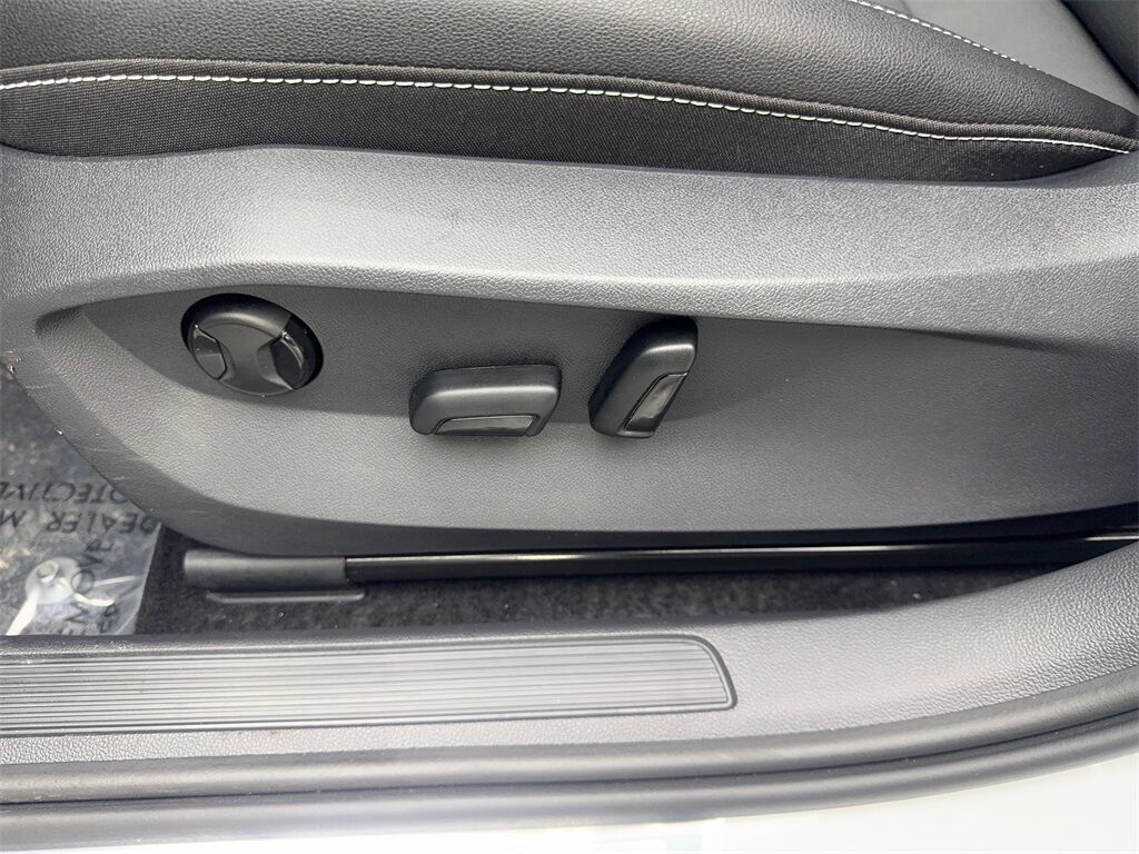 2024 Volkswagen Taos 1.5T SE CAM,PANO,HTD STS,BLIND SPOT,18&quot; WLS Irving TX