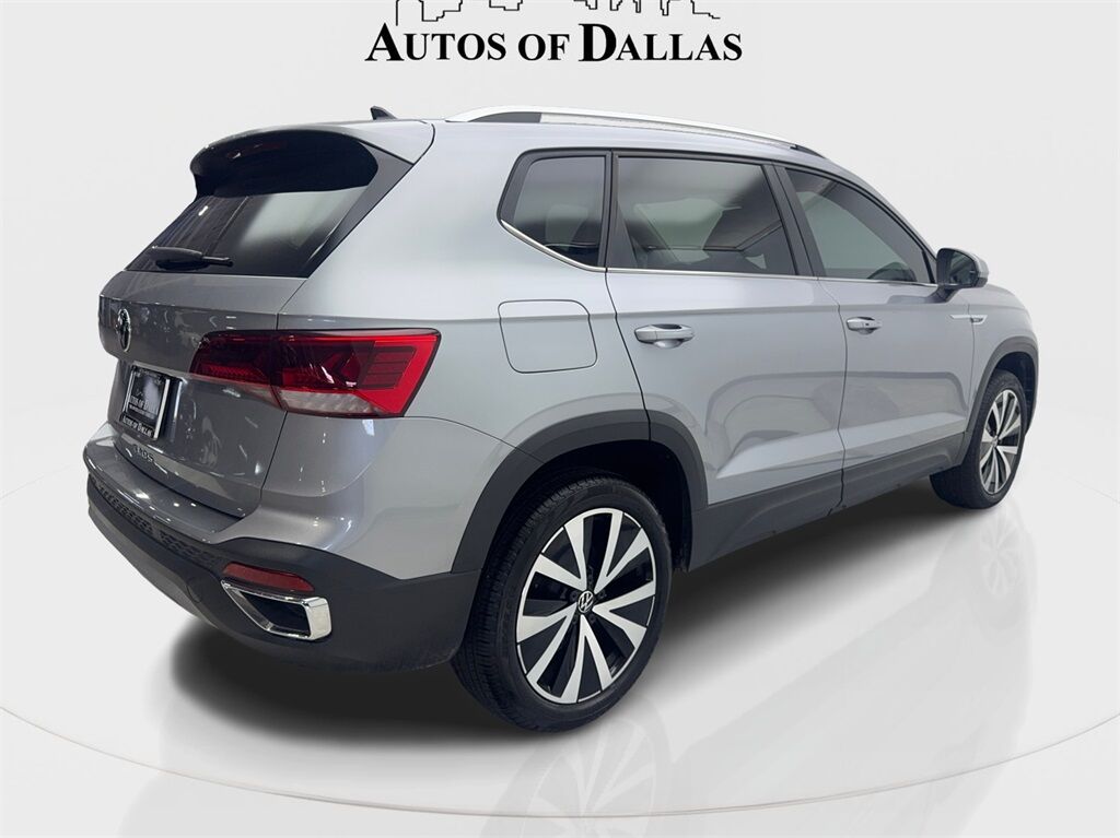 2024 Volkswagen Taos 1.5T SE CAM,PANO,HTD STS,BLIND SPOT,18&quot; WLS Irving TX