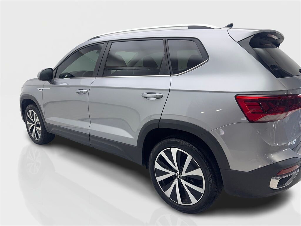 2024 Volkswagen Taos 1.5T SE CAM,PANO,HTD STS,BLIND SPOT,18&quot; WLS Irving TX