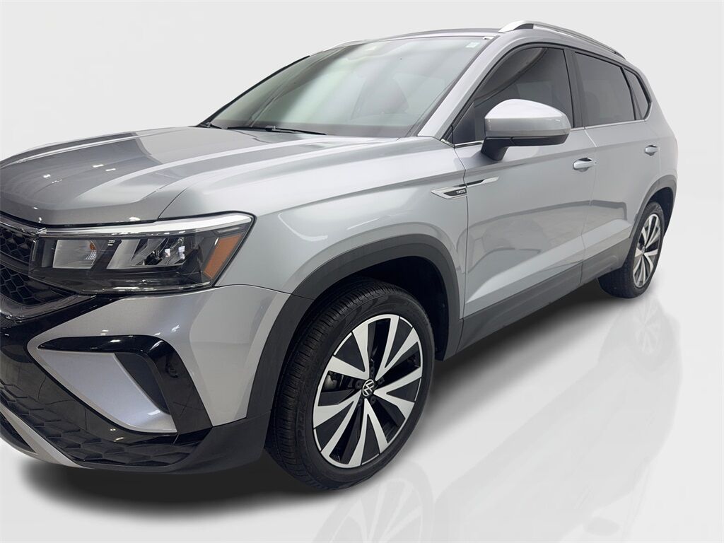 2024 Volkswagen Taos 1.5T SE CAM,PANO,HTD STS,BLIND SPOT,18&quot; WLS Irving TX