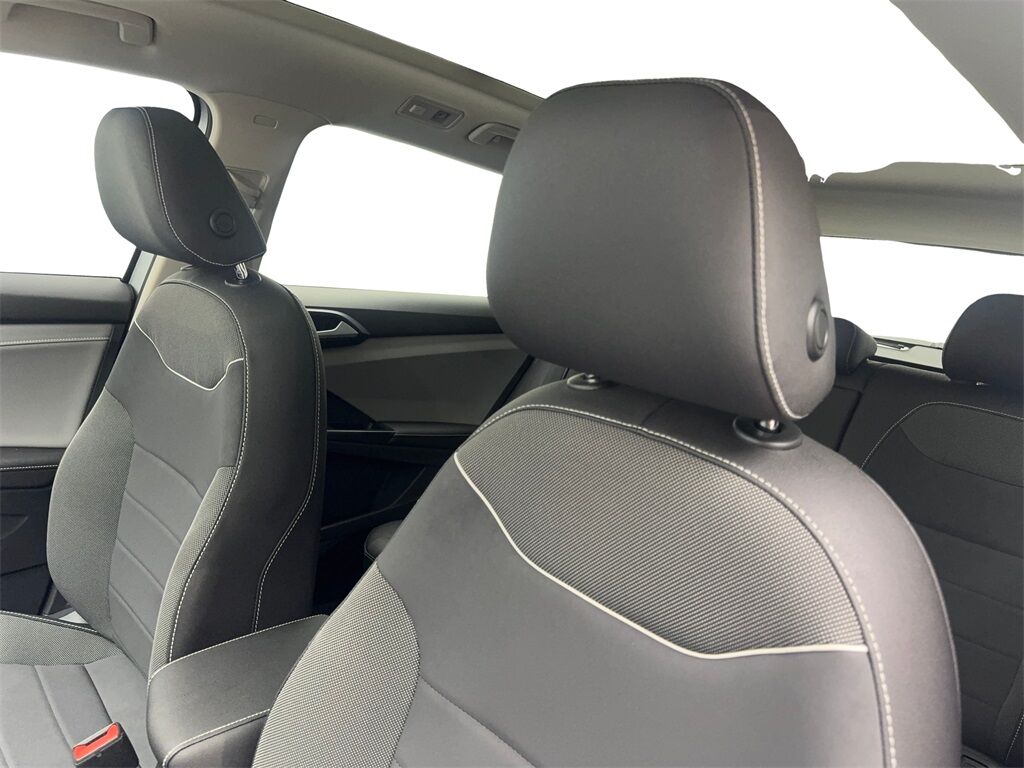 2024 Volkswagen Taos 1.5T SE CAM,PANO,HTD STS,BLIND SPOT,18&quot; WLS Irving TX