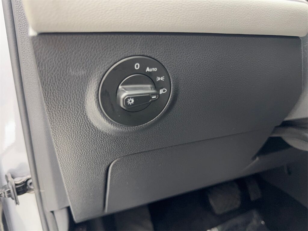 2024 Volkswagen Taos 1.5T SE CAM,PANO,HTD STS,BLIND SPOT,18&quot; WLS Irving TX