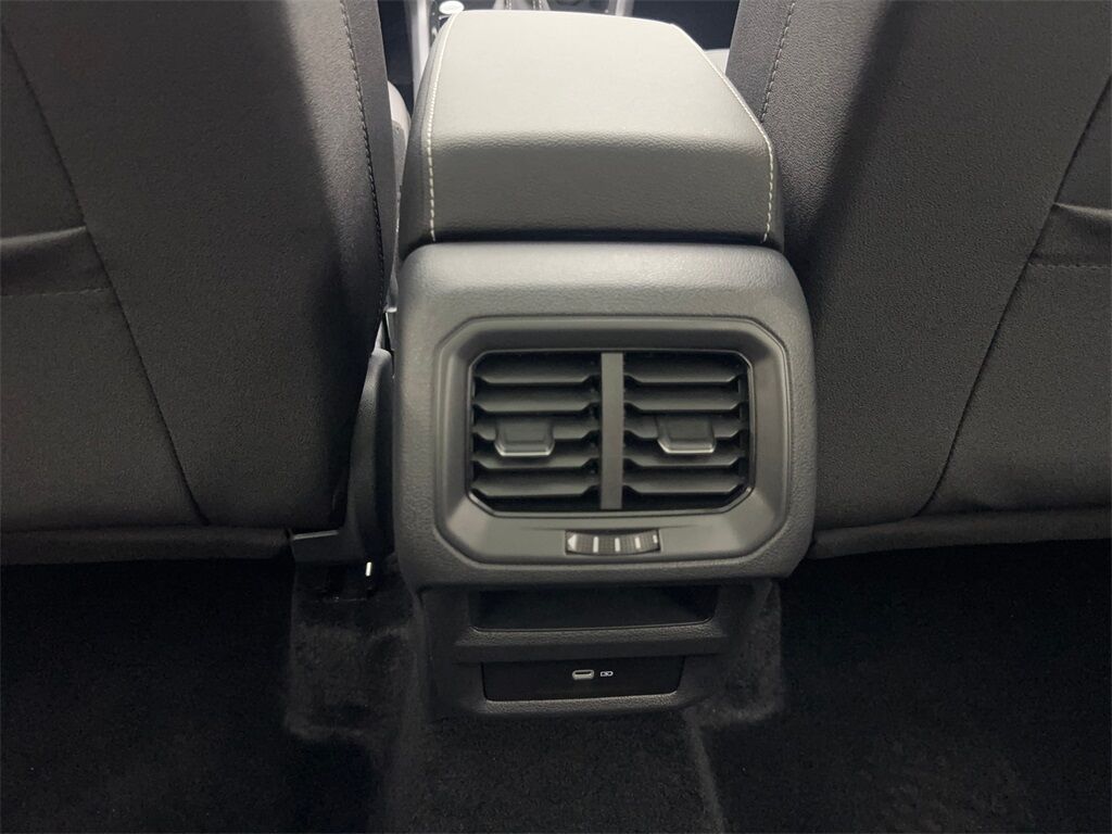 2024 Volkswagen Taos 1.5T SE CAM,PANO,HTD STS,BLIND SPOT,18&quot; WLS Irving TX