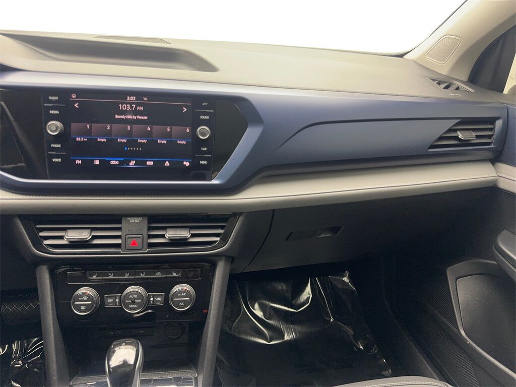 2024 Volkswagen Taos 1.5T SE CAM,PANO,HTD STS,BLIND SPOT,18&quot; WLS Irving TX