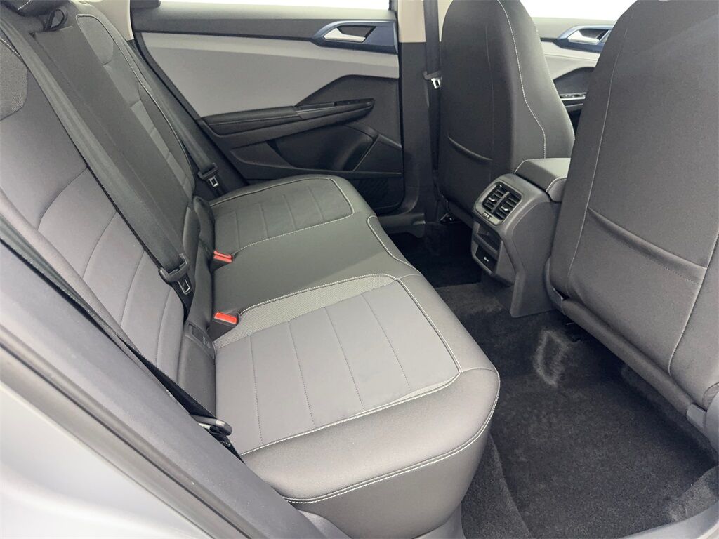 2024 Volkswagen Taos 1.5T SE CAM,PANO,HTD STS,BLIND SPOT,18&quot; WLS Irving TX