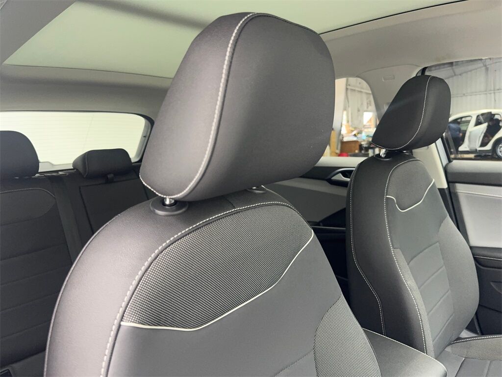 2024 Volkswagen Taos 1.5T SE CAM,PANO,HTD STS,BLIND SPOT,18&quot; WLS Irving TX