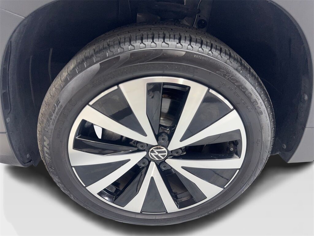 2024 Volkswagen Taos 1.5T SE CAM,PANO,HTD STS,BLIND SPOT,18&quot; WLS Irving TX