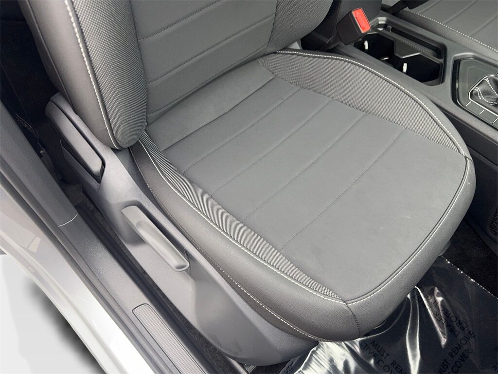 2024 Volkswagen Taos 1.5T SE CAM,PANO,HTD STS,BLIND SPOT,18&quot; WLS Irving TX