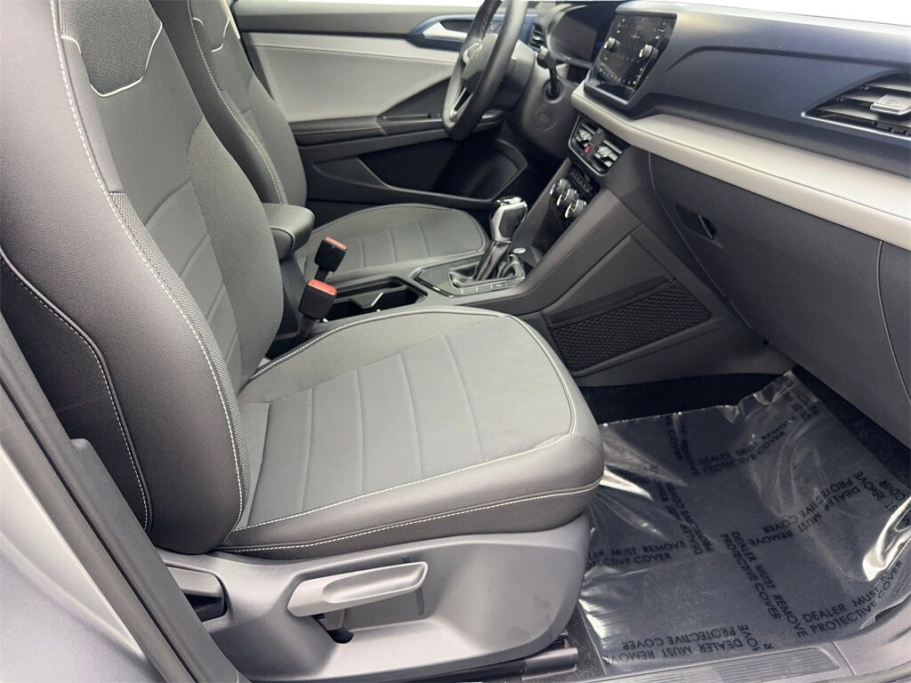 2024 Volkswagen Taos 1.5T SE CAM,PANO,HTD STS,BLIND SPOT,18&quot; WLS Irving TX