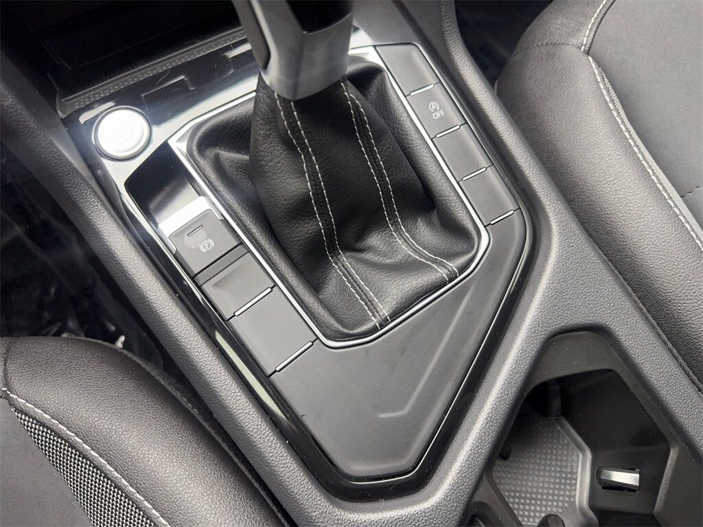 2024 Volkswagen Taos 1.5T SE CAM,PANO,HTD STS,BLIND SPOT,18&quot; WLS Irving TX
