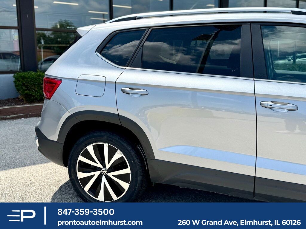 2024 Volkswagen Taos 1.5T SE Elmhurst IL