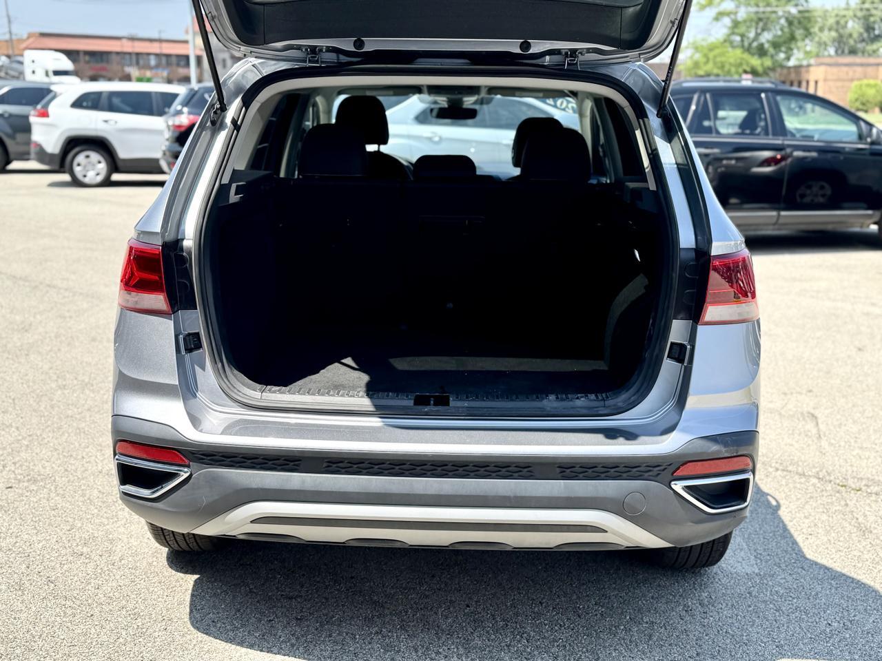 2024 Volkswagen Taos 1.5T SE Elmhurst IL
