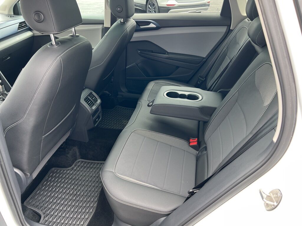 2024 Volkswagen Taos 1.5T SE Mount Joy PA