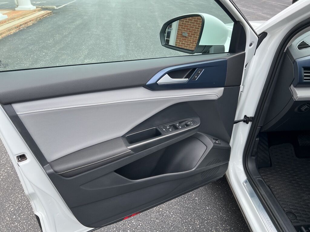 2024 Volkswagen Taos 1.5T SE Mount Joy PA