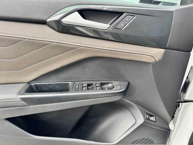 2024 Volkswagen Taos 1.5T SEL Kerrville TX