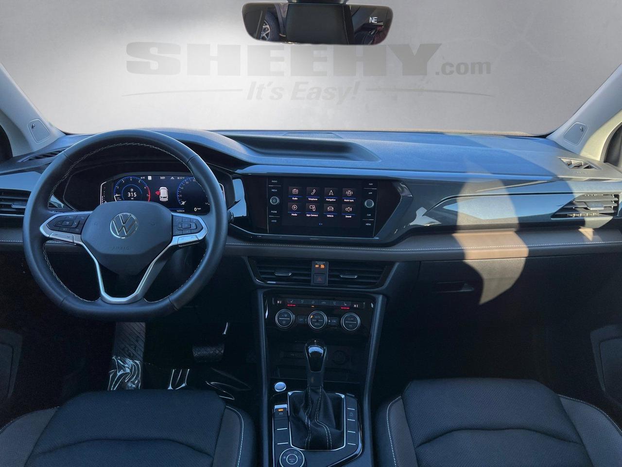 2024 Volkswagen Taos 1.5T SEL Hagerstown MD