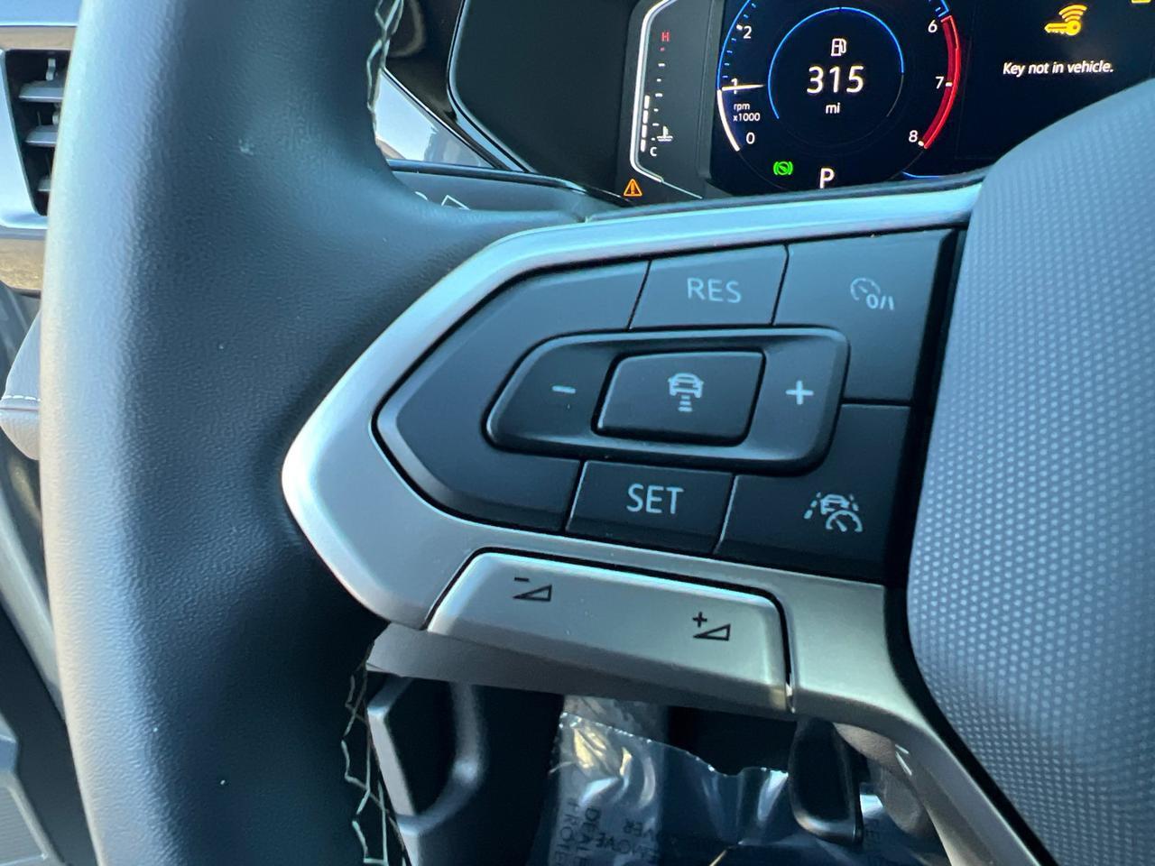 2024 Volkswagen Taos 1.5T SEL Hagerstown MD