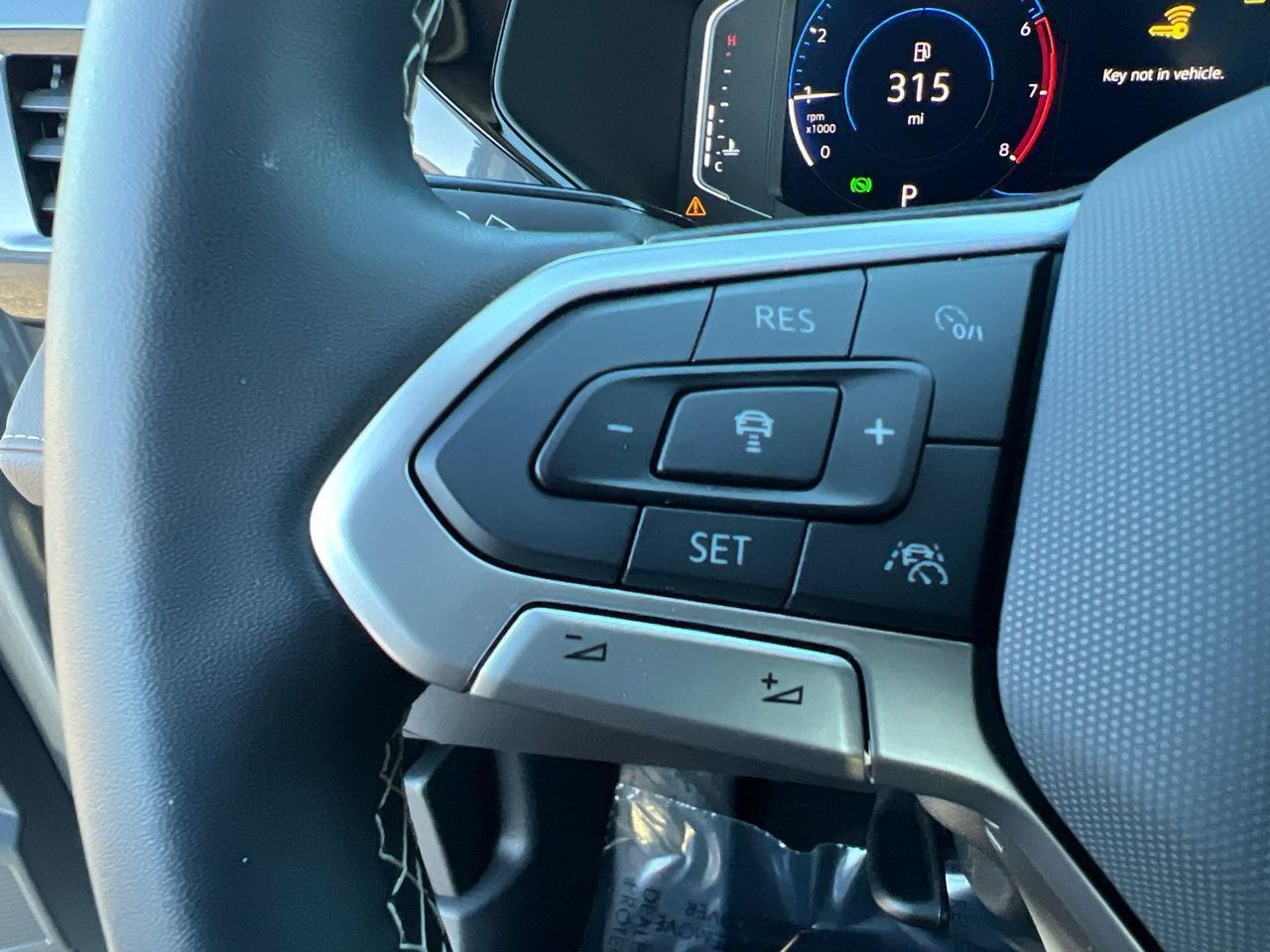 2024 Volkswagen Taos 1.5T SEL Hagerstown MD