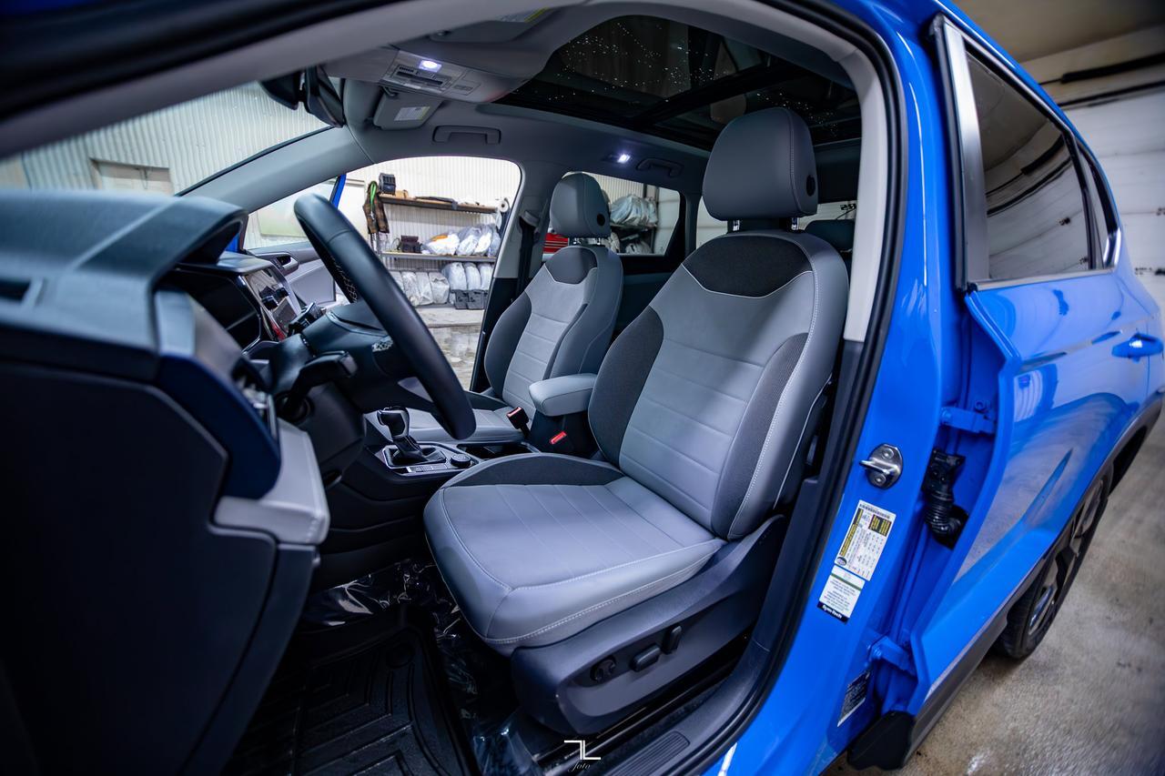 2024 Volkswagen Taos 4Motion Comfortline Roof BCam Red Deer AB