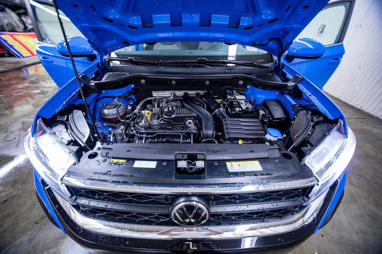 2024 Volkswagen Taos 4Motion Comfortline Roof BCam Red Deer AB