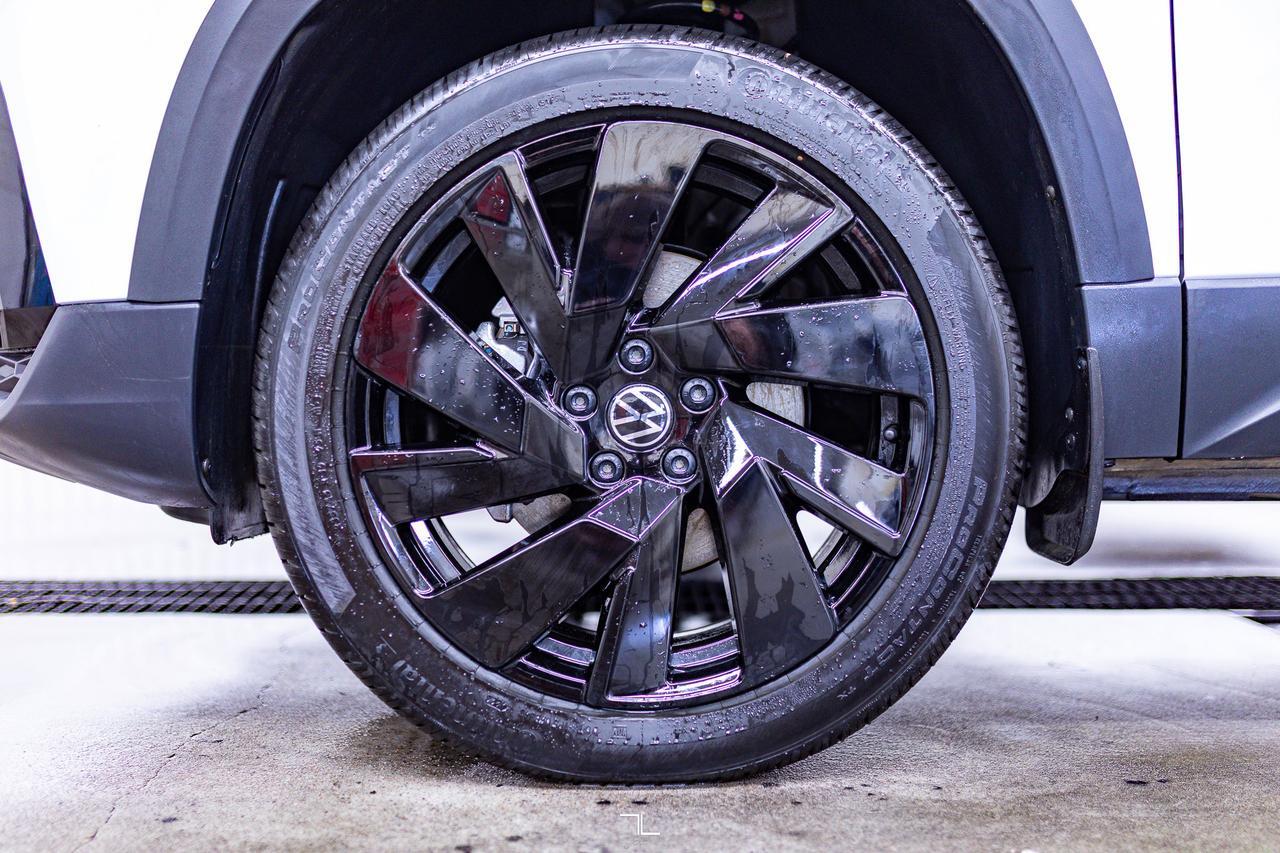 2024 Volkswagen Taos 4Motion Highline Leather Roof Nav BCam Red Deer AB