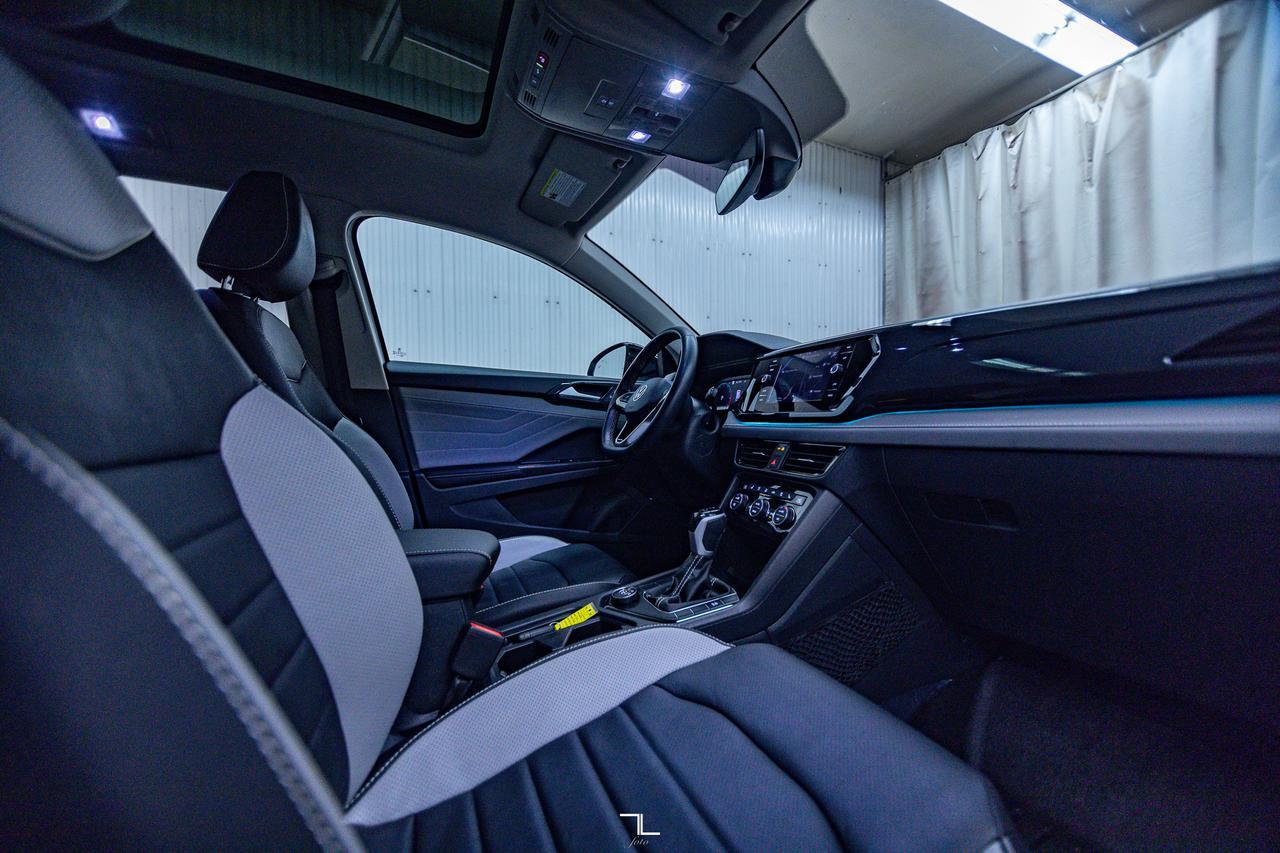 2024 Volkswagen Taos 4Motion Highline Leather Roof Nav BCam Red Deer AB