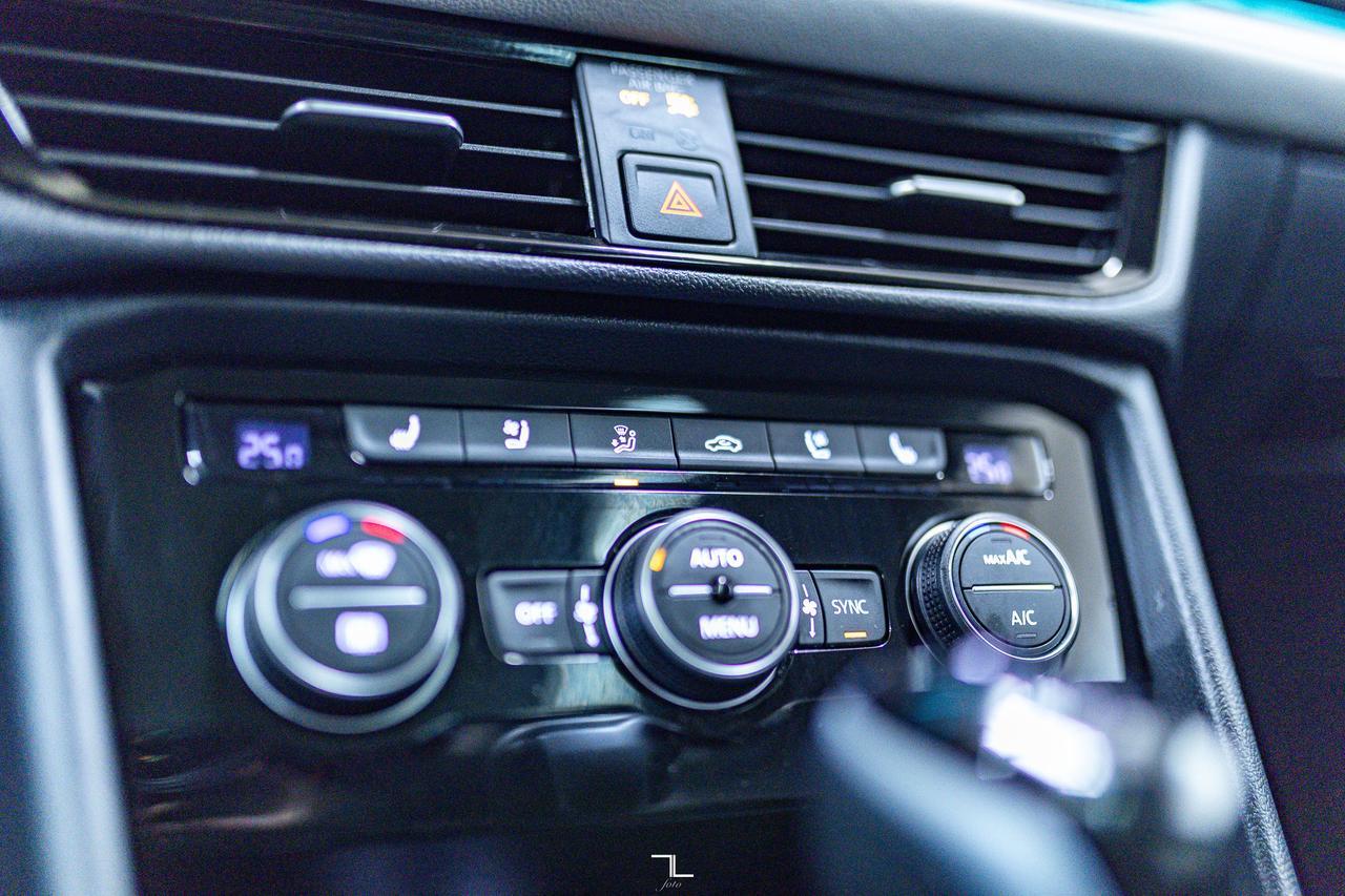 2024 Volkswagen Taos 4Motion Highline Leather Roof Nav BCam Red Deer AB