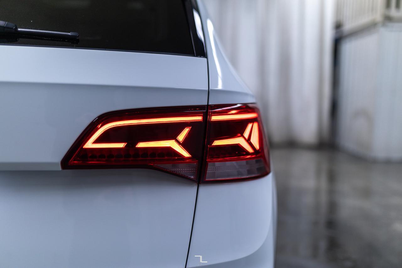 2024 Volkswagen Taos 4Motion Highline Leather Roof Nav BCam Red Deer AB