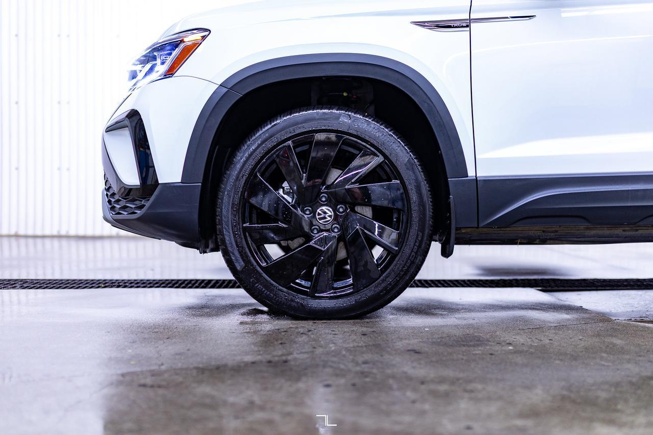 2024 Volkswagen Taos 4Motion Highline Leather Roof Nav BCam Red Deer AB