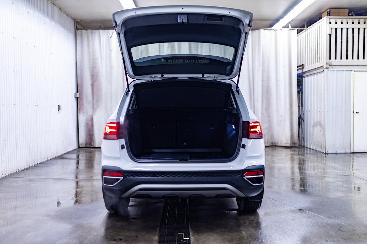 2024 Volkswagen Taos 4Motion Highline Leather Roof Nav BCam Red Deer AB