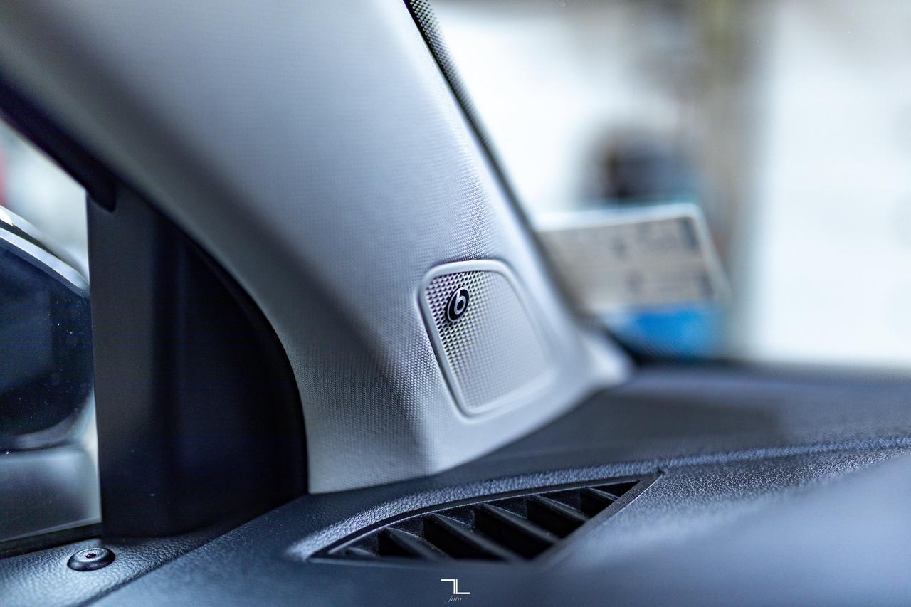 2024 Volkswagen Taos 4Motion Highline Leather Roof Nav BCam Red Deer AB