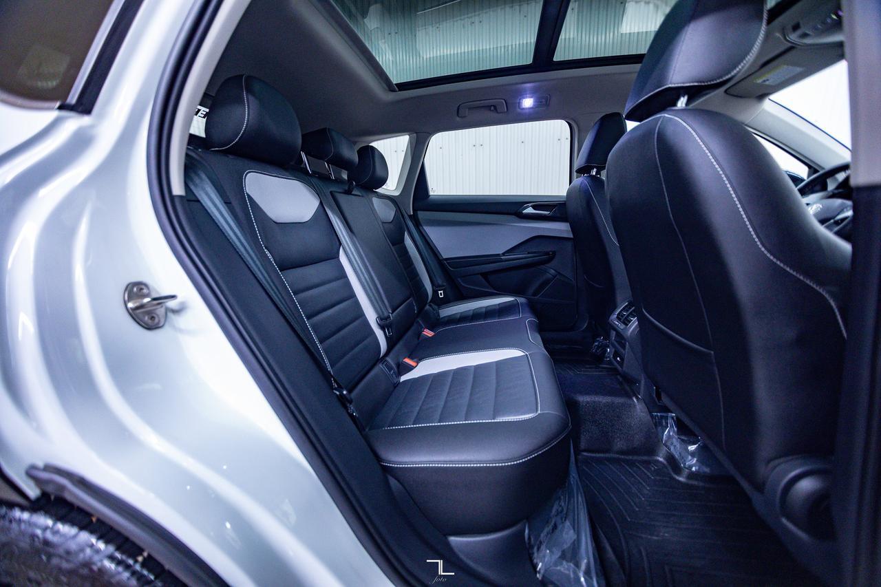 2024 Volkswagen Taos 4Motion Highline Leather Roof Nav BCam Red Deer AB