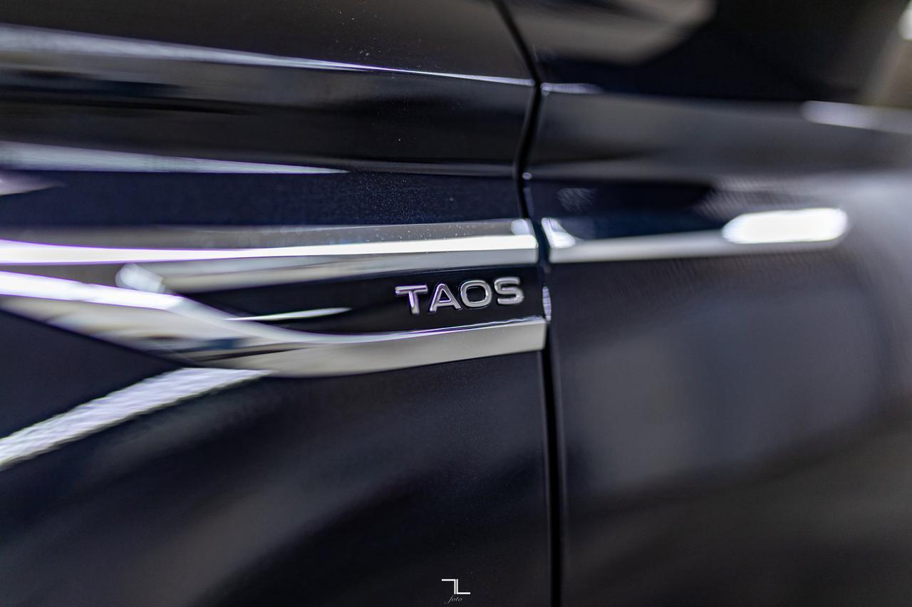 2024 Volkswagen Taos 4Motion Highline Leather Roof Nav BCam Red Deer AB